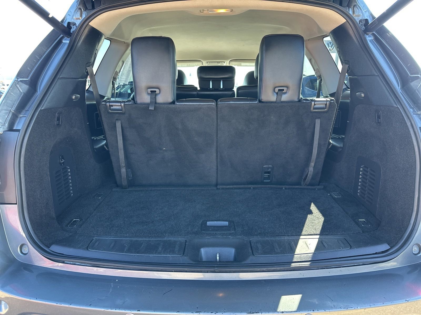 Used 2019 Nissan Pathfinder SL AWD/4WD image 32