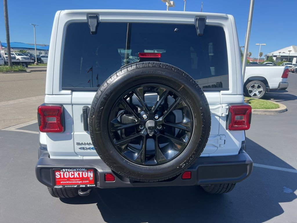 Used 2025 Jeep Wrangler Unlimited Sahara AWD/4WD image 12