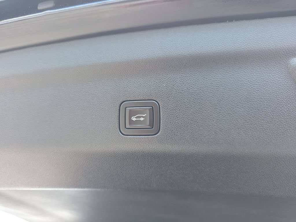 Used 2023 GMC Yukon Denali Ultimate AWD/4WD image 37