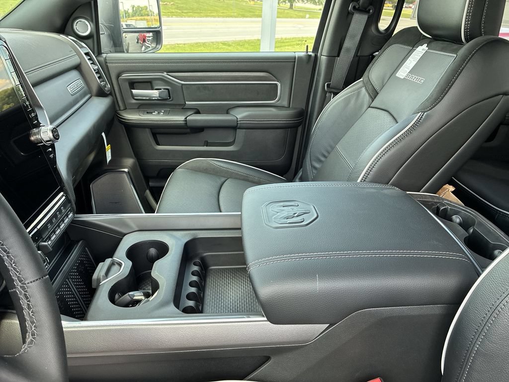 New 2026 RAM 4500 4x4 Crew Cab DRW w/ Laramie Trim Package image 20