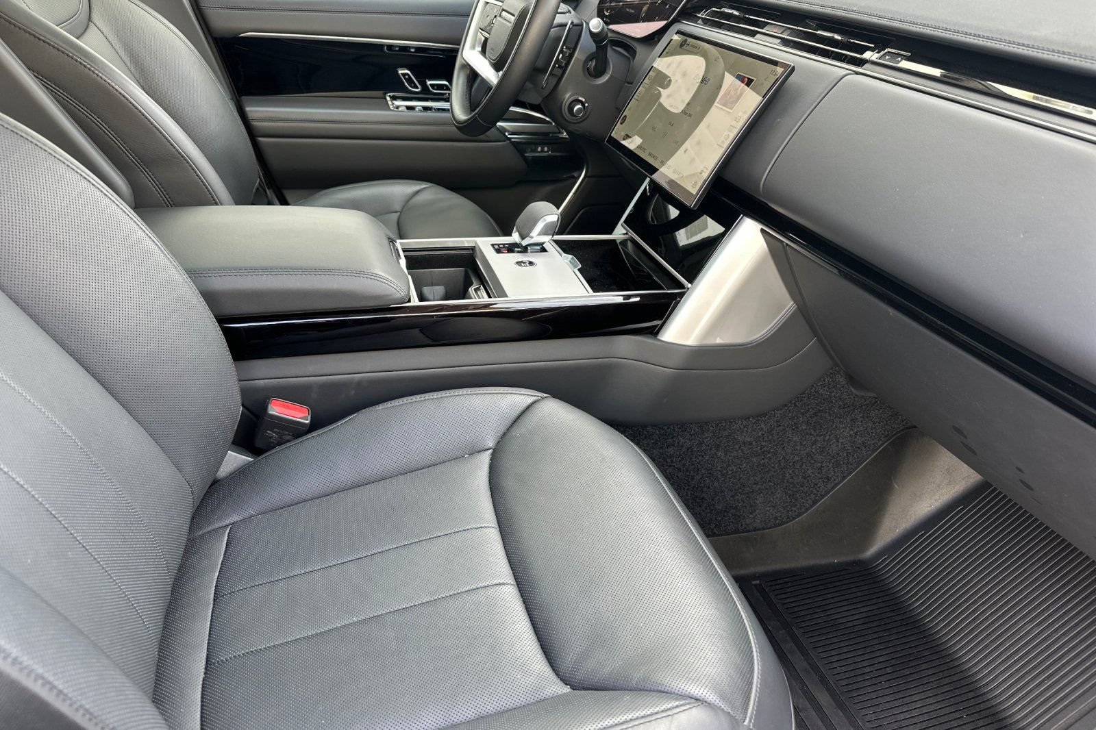 Used 2024 Land Rover Range Rover SE AWD/4WD image 19