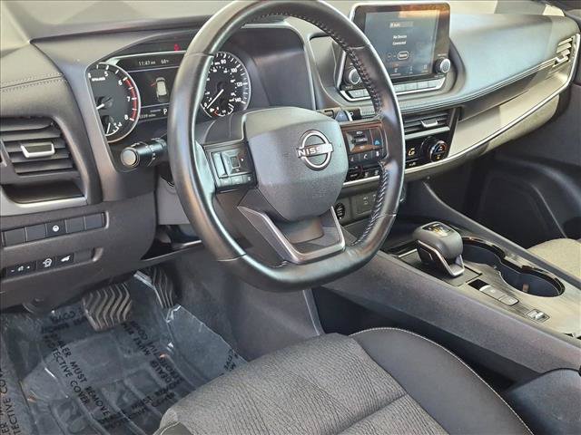 Used 2025 Nissan Rogue SV FWD image 10