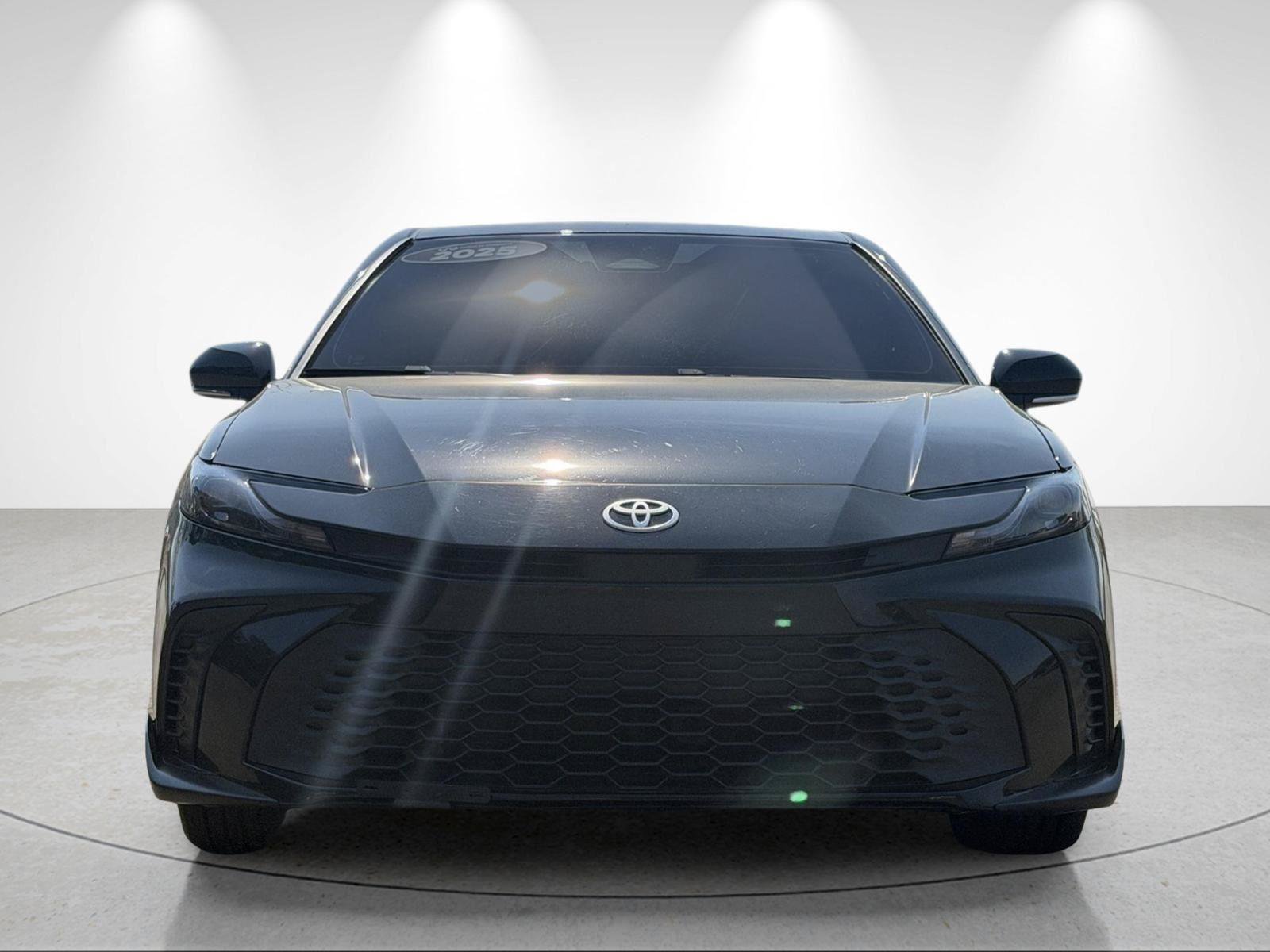 Used 2025 Toyota Camry SE AWD/4WD image 8