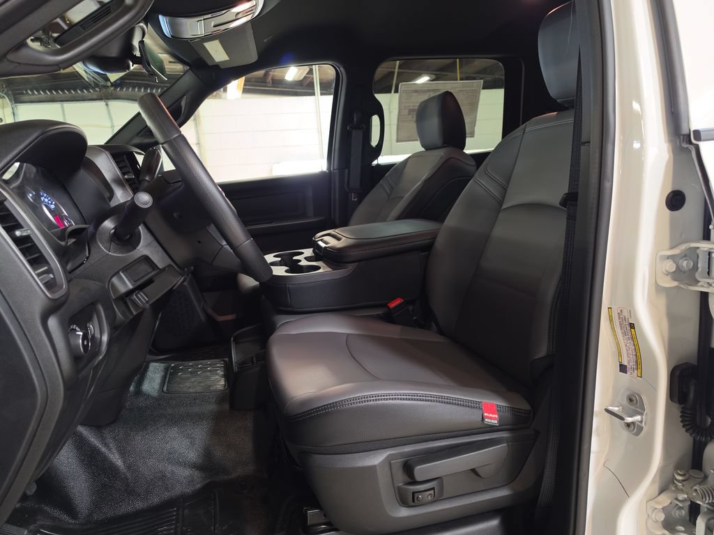 New 2026 RAM 5500 Tradesman AWD/4WD image 12