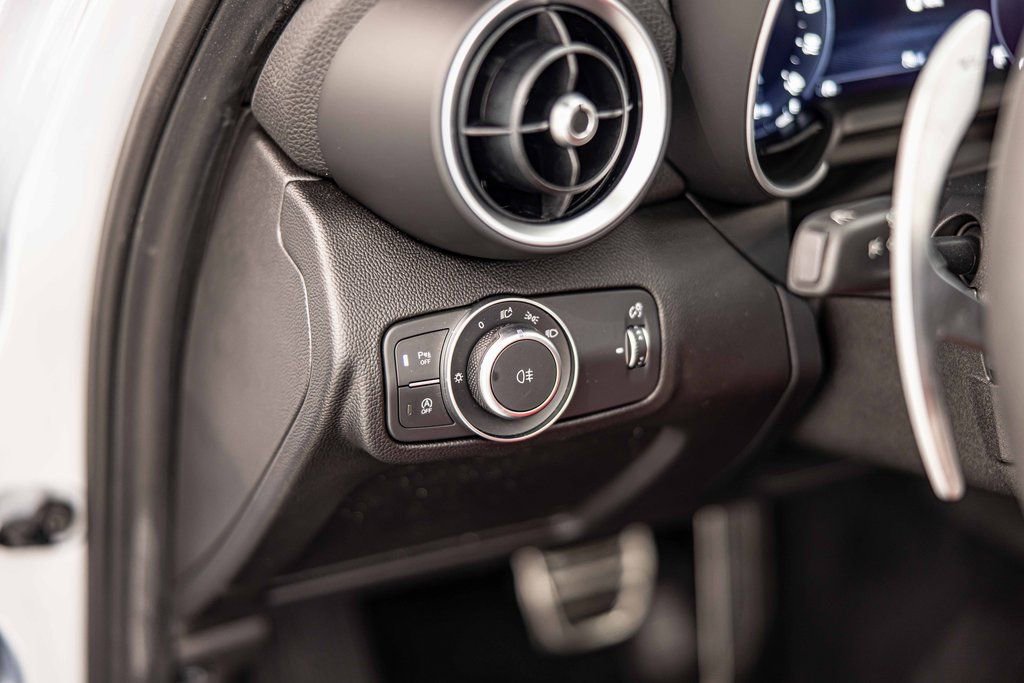 New 2025 Alfa Romeo Giulia AWD w/ Driving Assist Package image 21