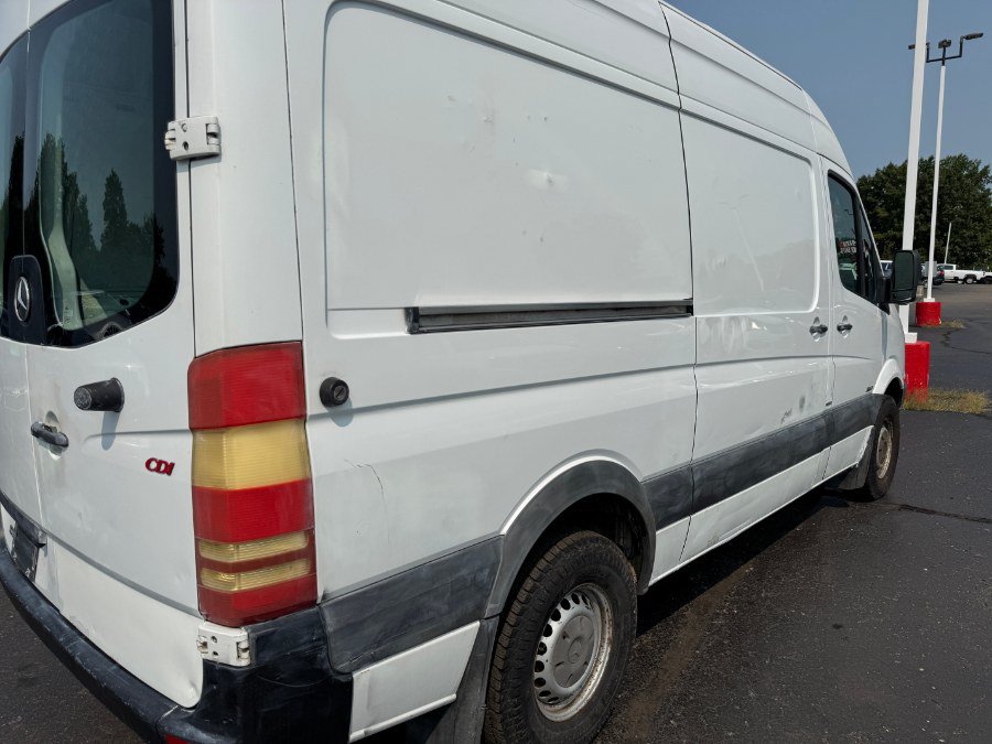 Used 2010 Mercedes-Benz Sprinter 2500 image 11