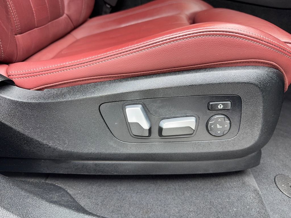 Used 2021 BMW X6 xDrive40i w/ M Sport Package image 43