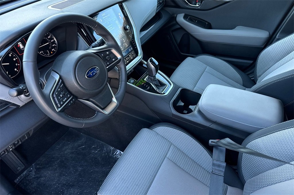 Used 2025 Subaru Outback Premium w/ Popular Package #1A image 10