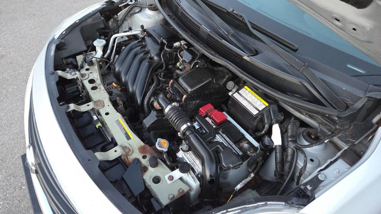 Used 2013 Nissan Versa SV image 40