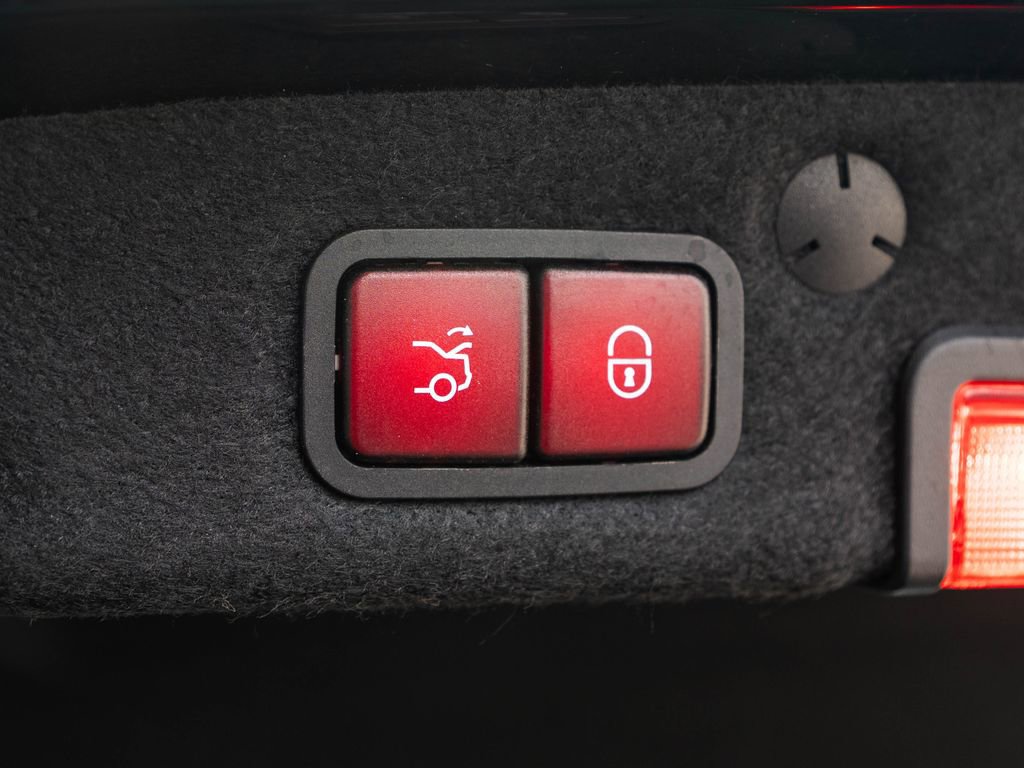Used 2019 Mercedes-Benz C 300 Sedan image 34