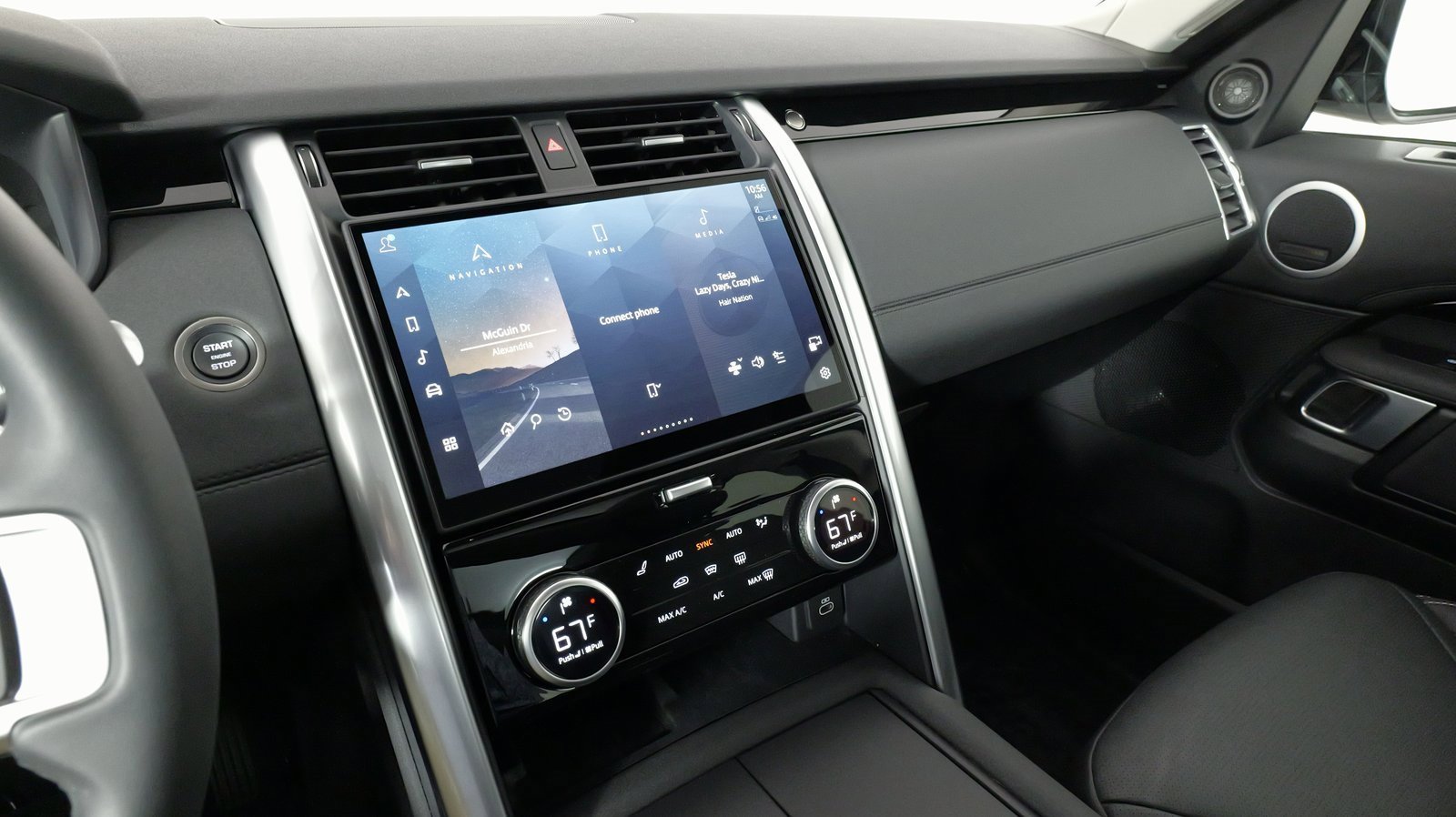 Used 2024 Land Rover Discovery S image 57