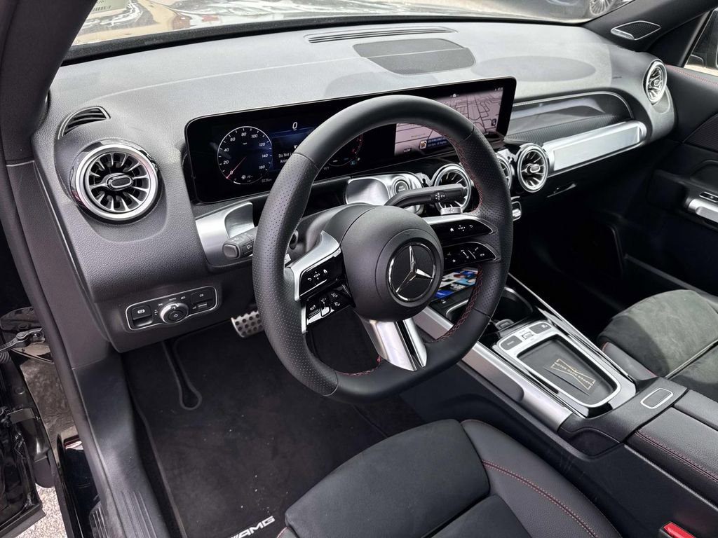 Used 2025 Mercedes-Benz GLB 250 image 18