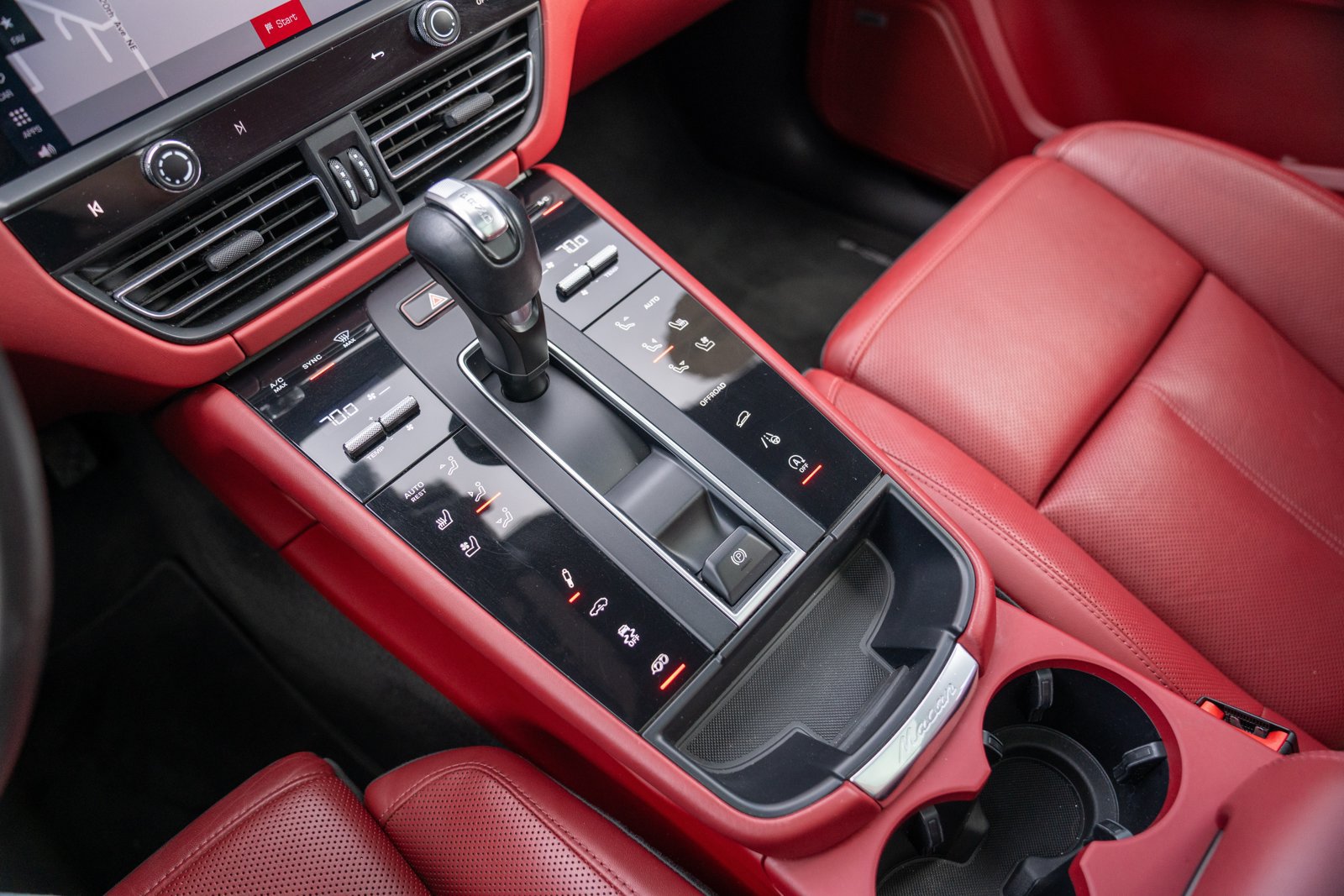 Used 2022 Porsche Macan GTS AWD/4WD image 21