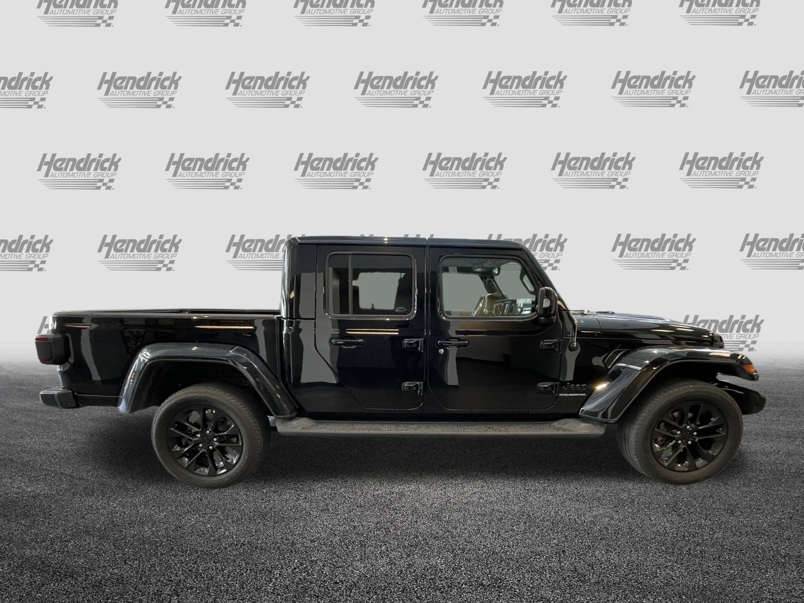 Used 2023 Jeep Gladiator Overland AWD/4WD image 11