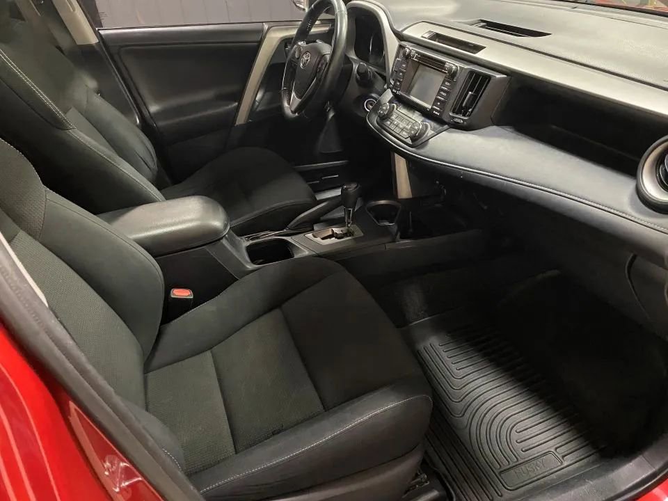 Used 2016 Toyota RAV4 XLE image 25