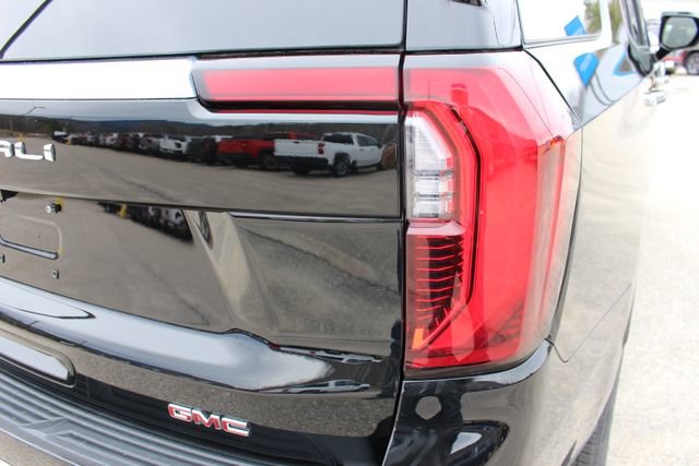 Used 2025 GMC Yukon Denali w/ Sun & Power Step Package image 57