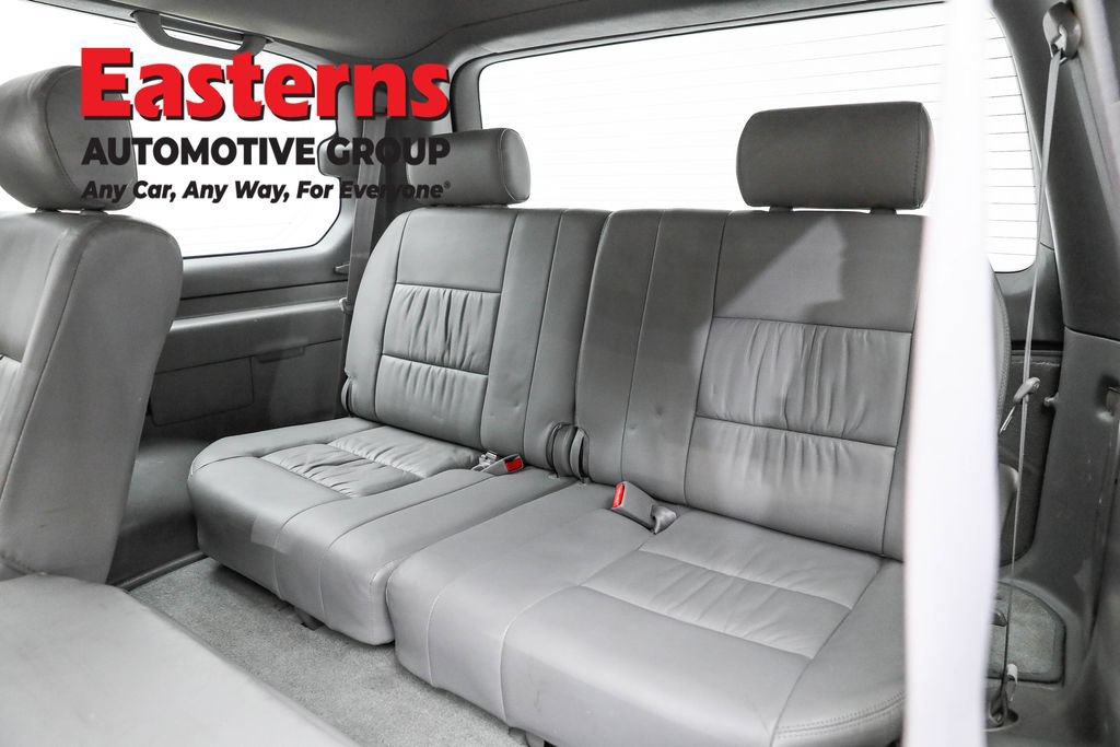 Used 2005 Toyota Land Cruiser AWD/4WD image 28