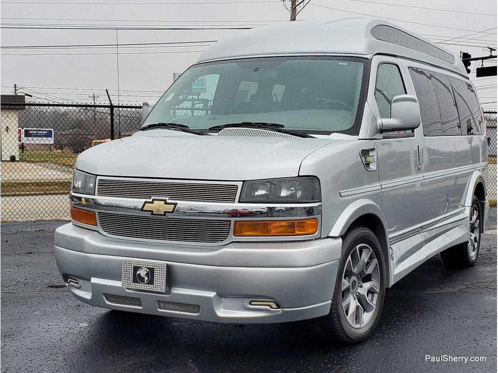 Used 2023 Chevrolet Express 2500 RWD image 9