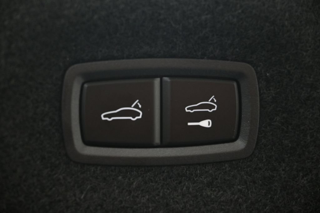 New 2026 Porsche Taycan AWD/4WD image 36