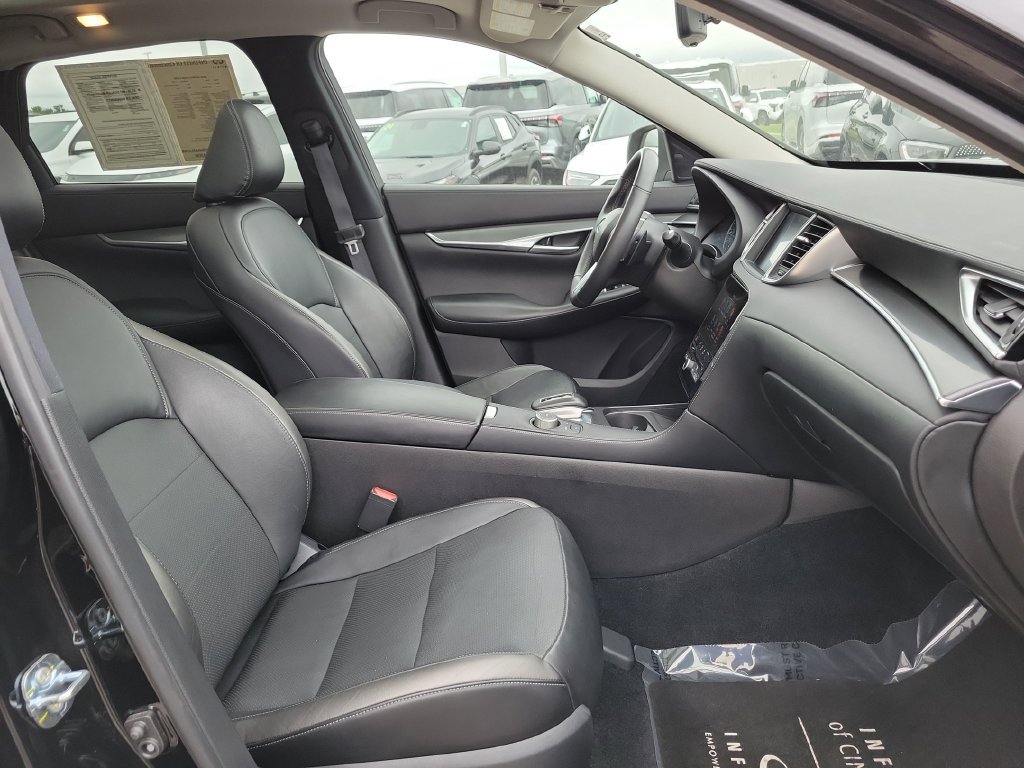 Used 2025 INFINITI QX50 Luxe AWD/4WD image 30