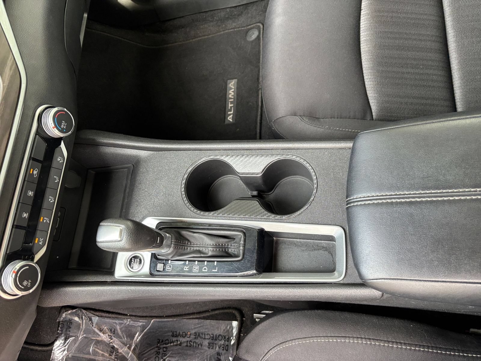 Used 2025 Nissan Altima 2.5 SV FWD image 41