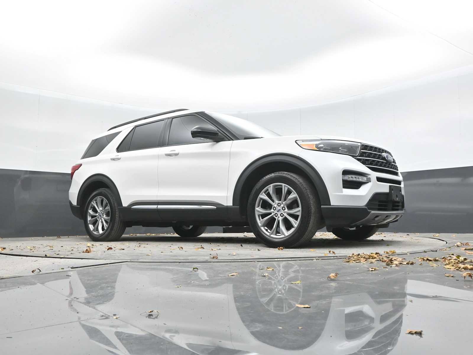 Used 2022 Ford Explorer XLT w/ Equipment Group 202A image 37