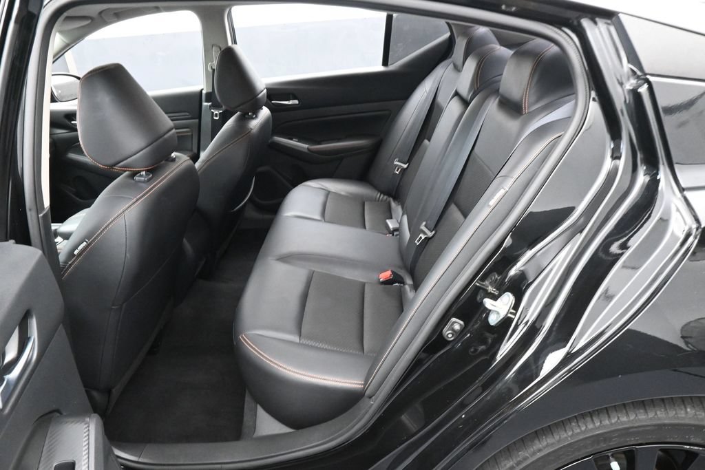 Used 2022 Nissan Altima 2.5 SR w/ Midnight Edition Package FWD image 28