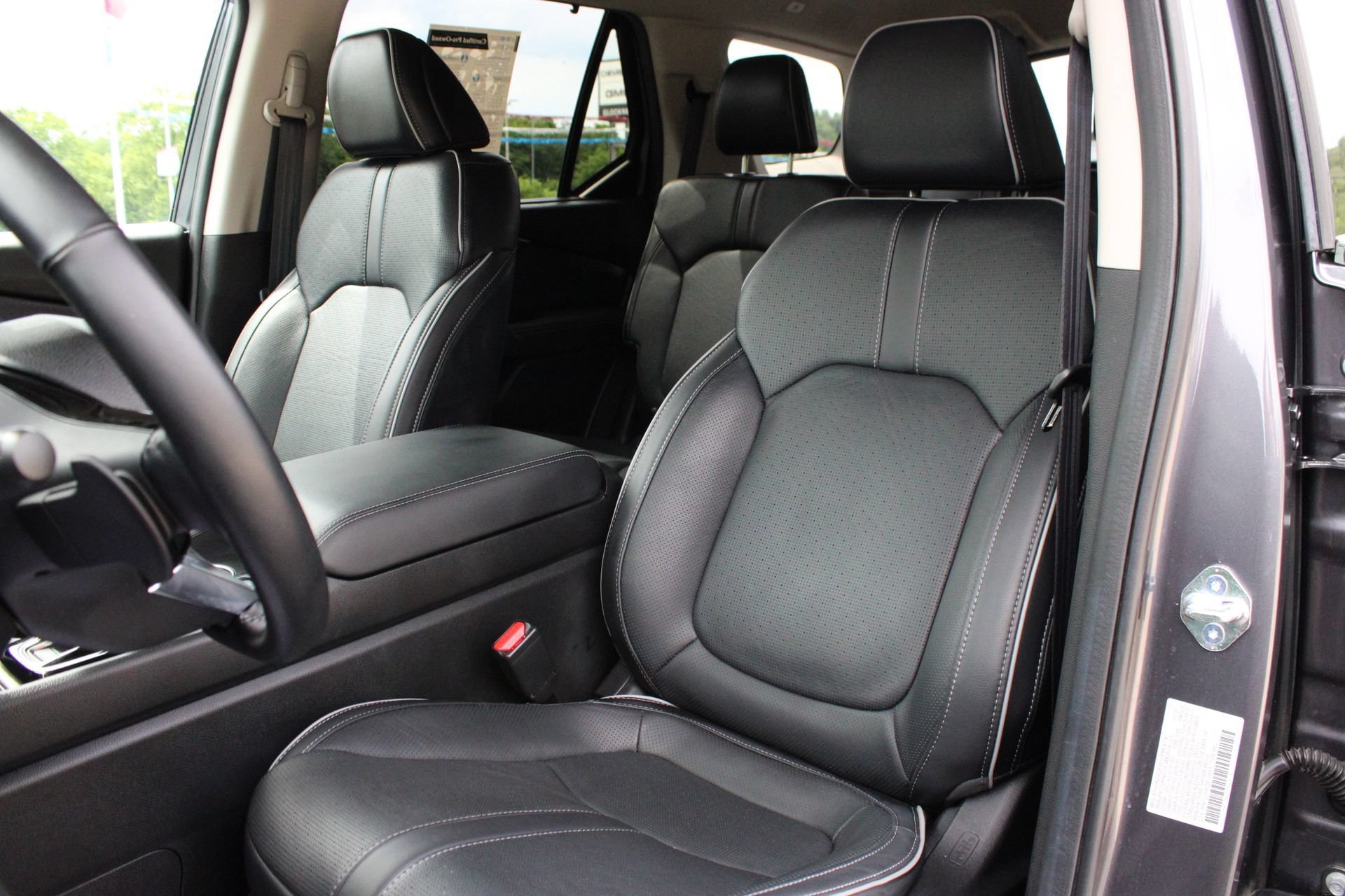 Used 2025 Honda Pilot Elite image 13