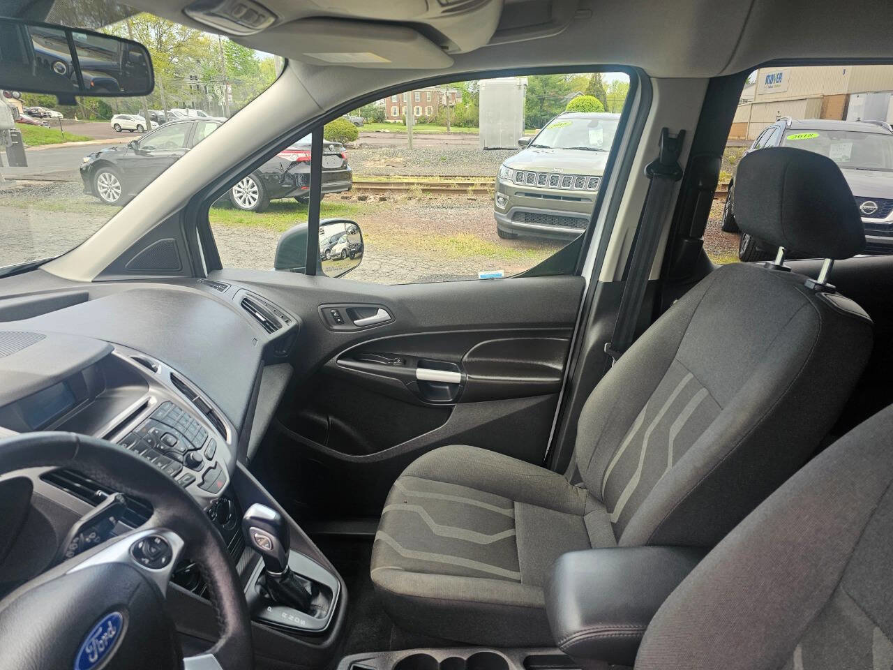 Used 2014 Ford Transit Connect XLT FWD image 9