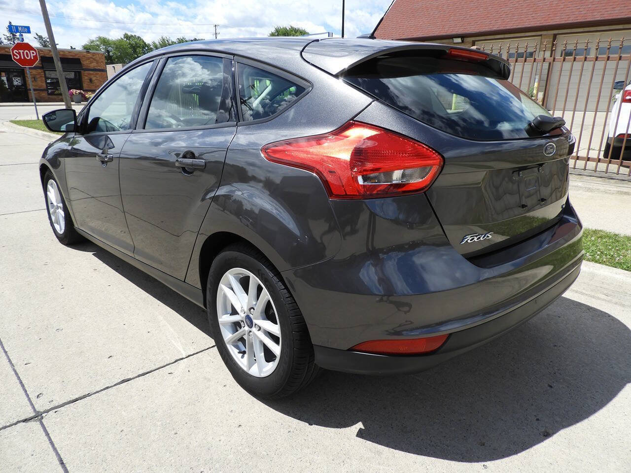 Used 2018 Ford Focus SE FWD image 7