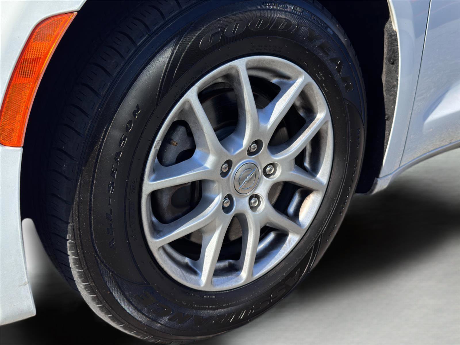 Used 2020 Chrysler Pacifica Touring image 29