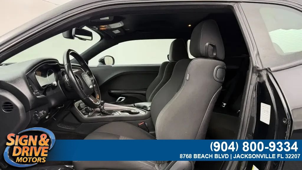 Used 2020 Dodge Challenger SXT w/ Blacktop Package RWD image 5