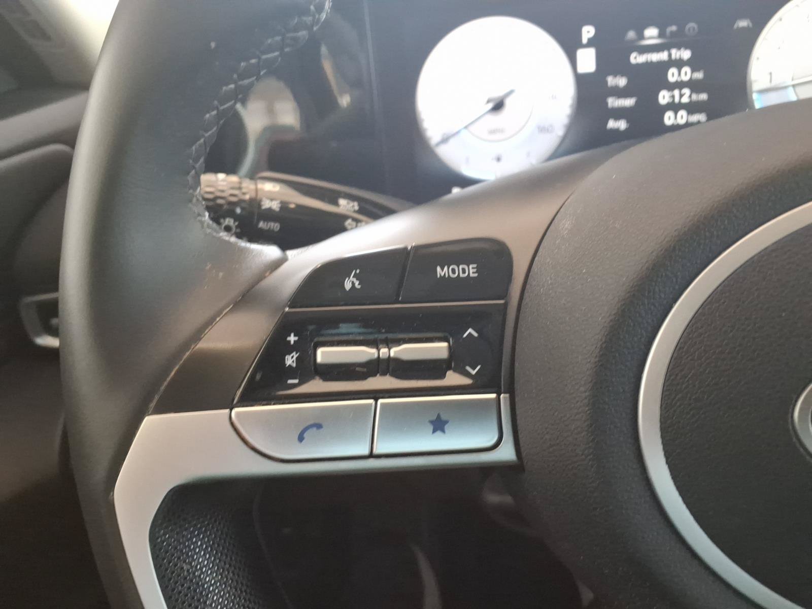 Certified 2025 Hyundai Elantra SEL FWD image 29