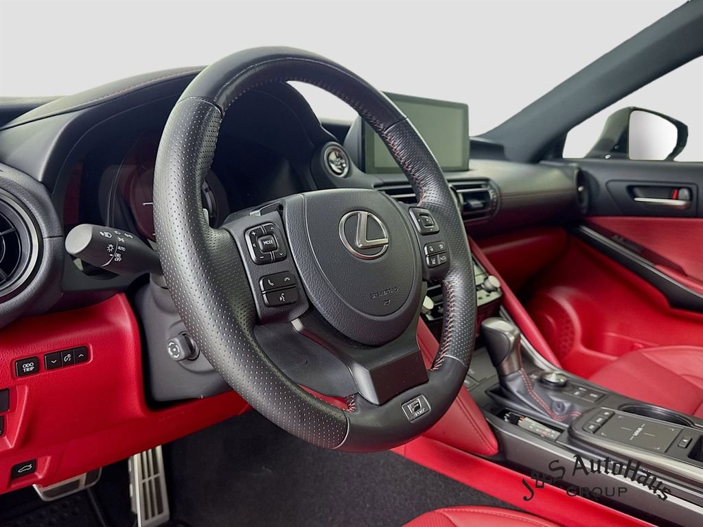 Used 2025 Lexus IS 500 RWD image 9