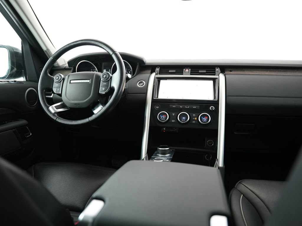 Used 2017 Land Rover Discovery HSE AWD/4WD image 10