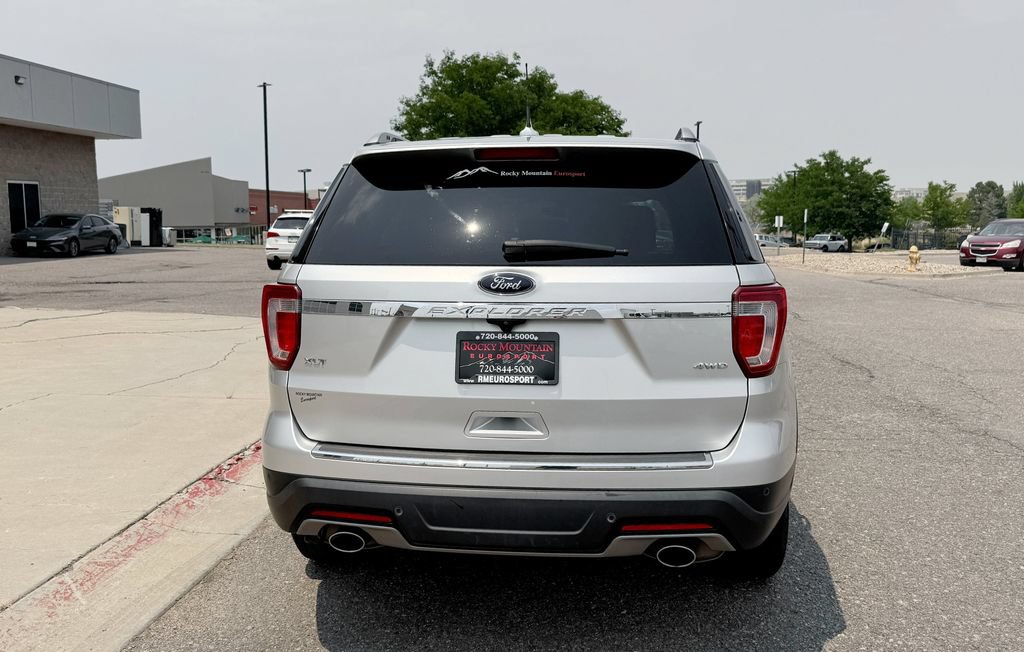 Used 2018 Ford Explorer XLT w/ Equipment Group 202A AWD/4WD image 7