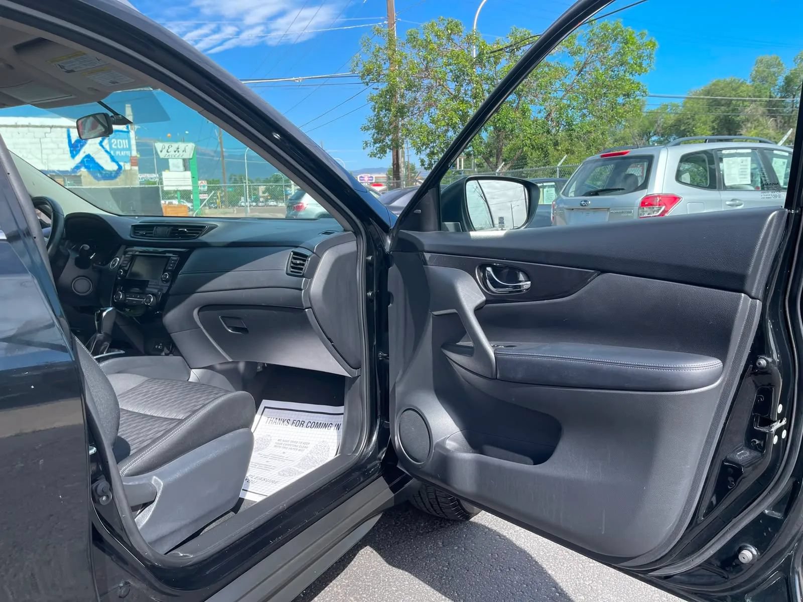 Used 2018 Nissan Rogue SV AWD/4WD image 12