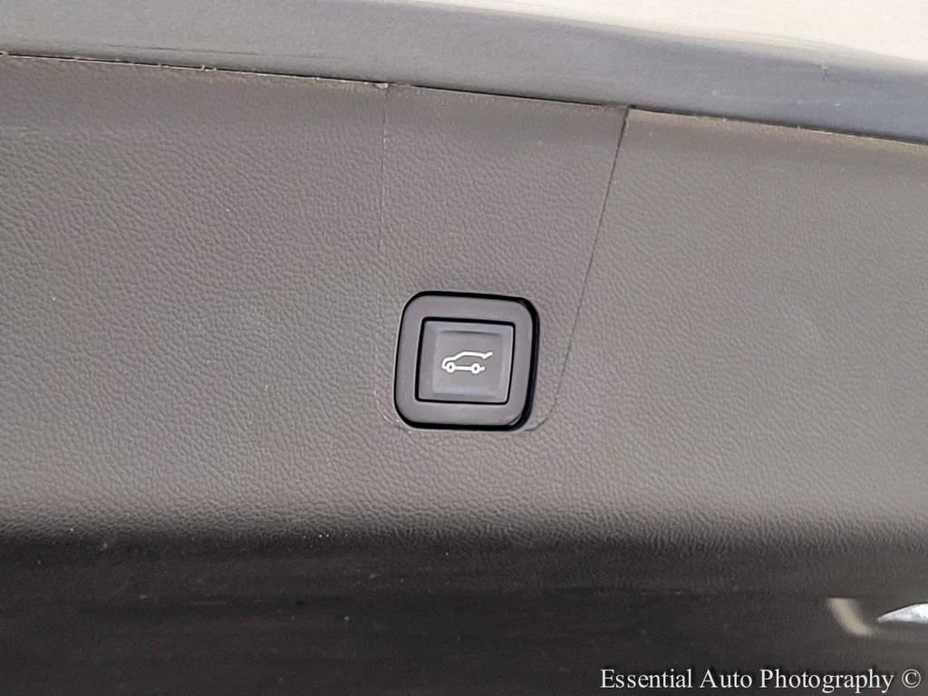 Used 2023 Chevrolet Traverse RS w/ LPO, Floor Liner Package AWD/4WD image 30