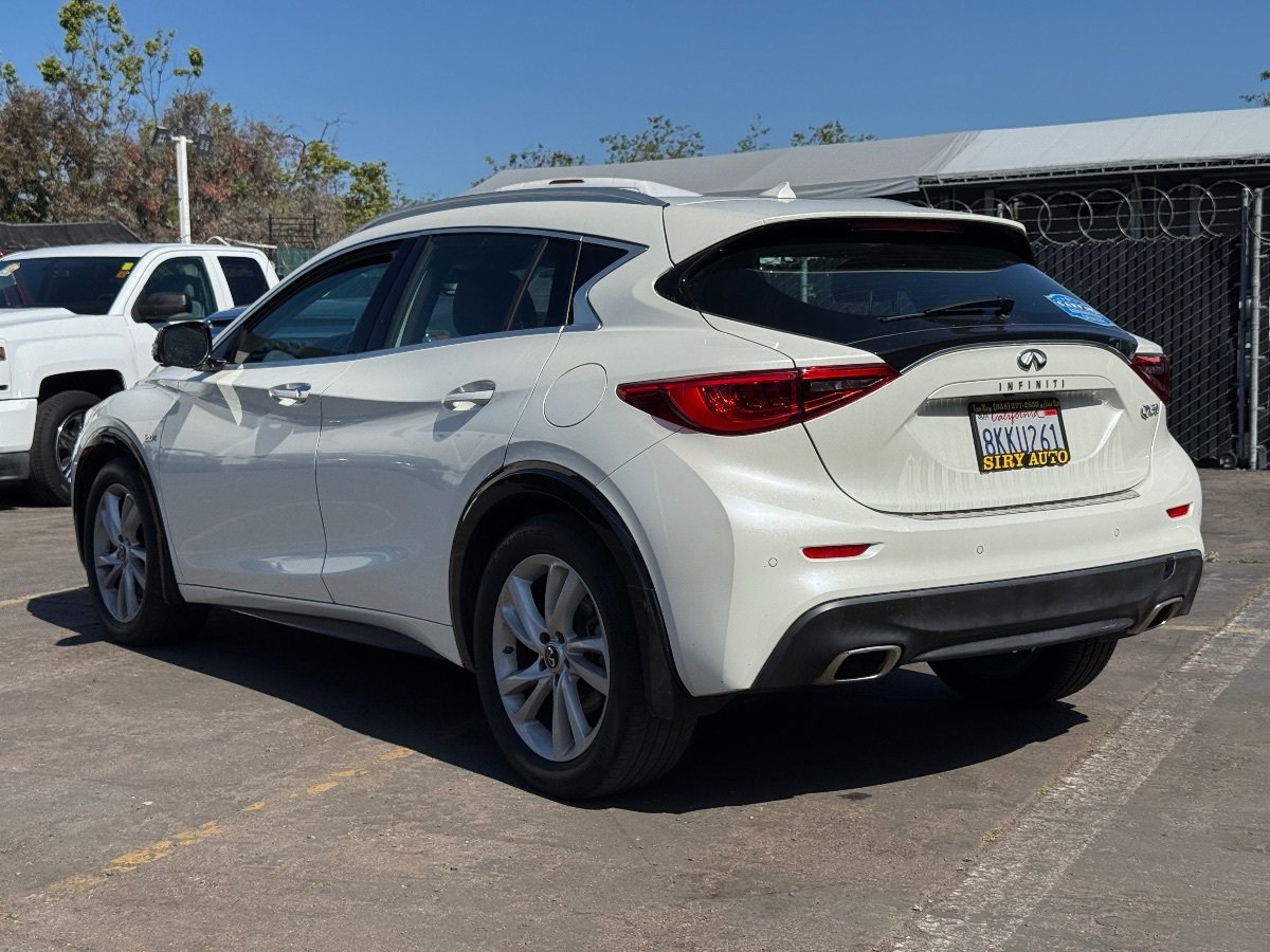 Used 2019 INFINITI QX30 w/ Cargo Package FWD image 7