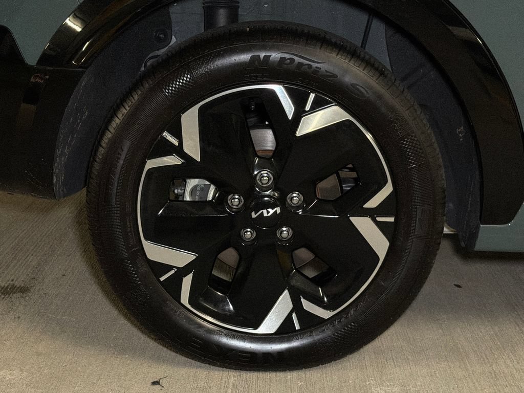 Certified 2023 Kia Niro Wind FWD image 8