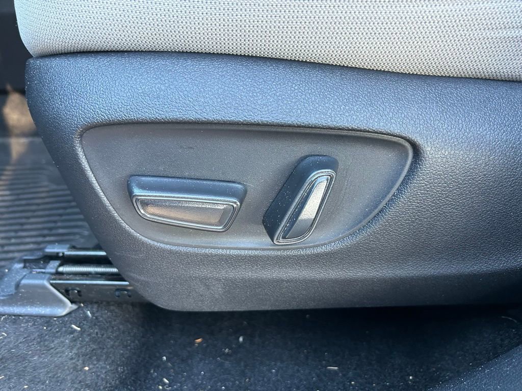 Certified 2025 Toyota Grand Highlander FWD image 17