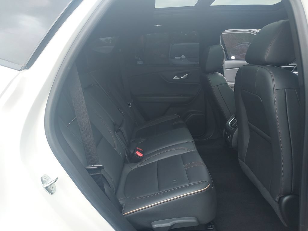 Used 2023 Chevrolet Blazer Premier FWD image 29