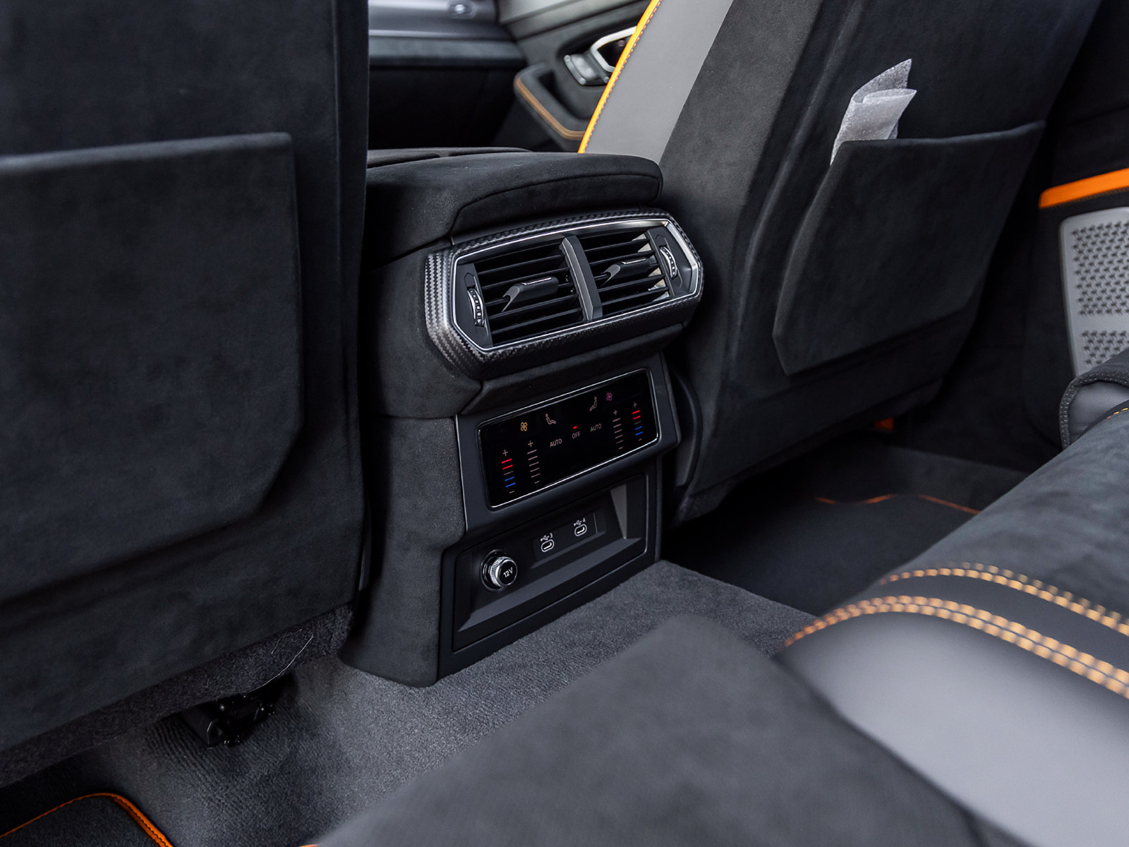 Used 2023 Lamborghini Urus Performante AWD/4WD image 48