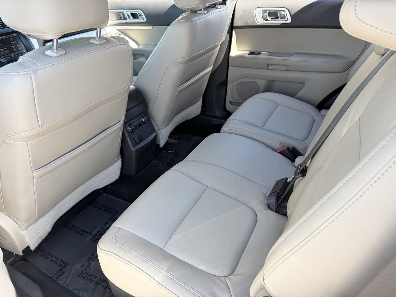 Used 2015 Ford Explorer XLT w/ Equipment Group 202A FWD image 16