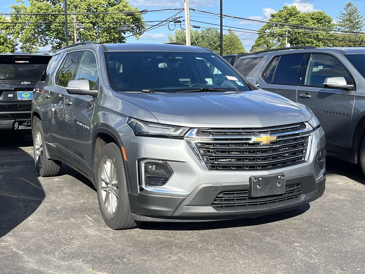 Used 2023 Chevrolet Traverse LT AWD/4WD image 2