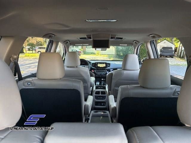 Used 2022 Honda Pilot Touring image 9