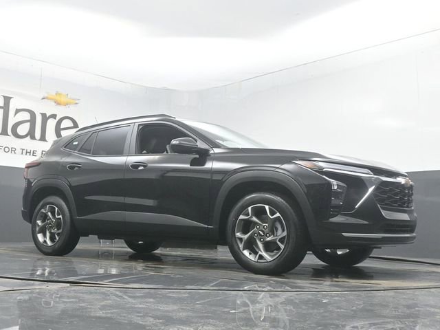 New 2026 Chevrolet Trax LT image 2