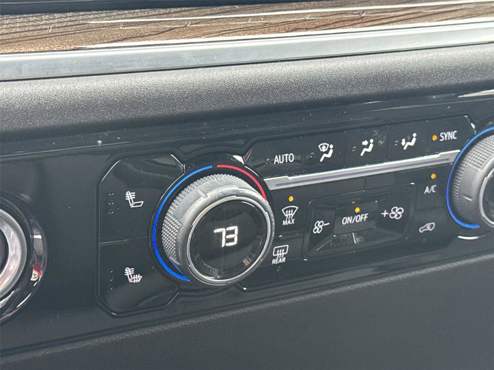 Used 2024 Chevrolet Silverado 1500 LT image 20