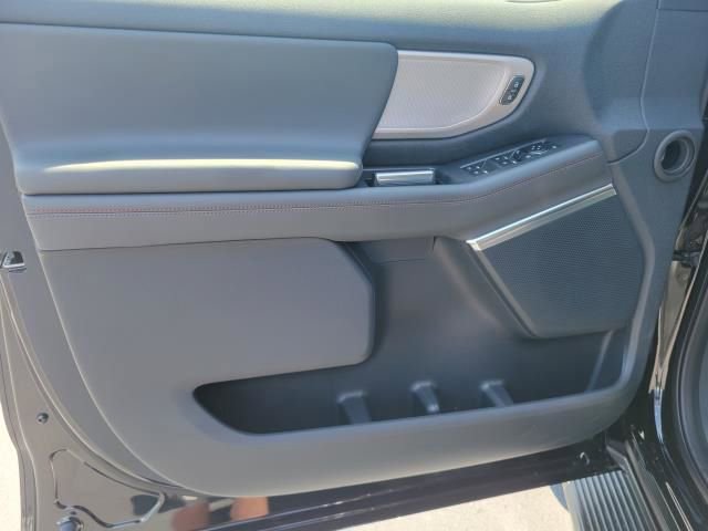 New 2025 Ford Expedition Active image 19