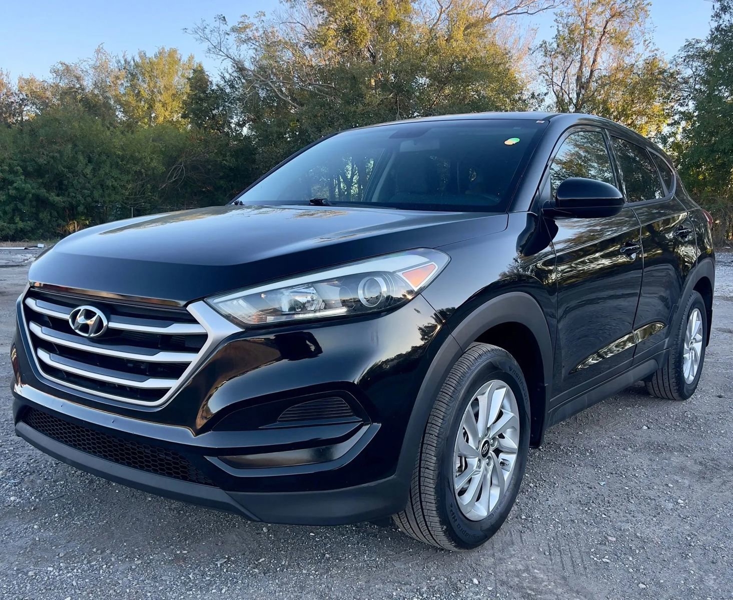 Used 2017 Hyundai Tucson SE image 1